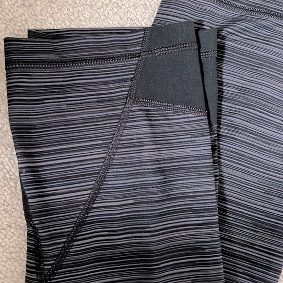 Ladies Under Armour Leggings - Picture 4 of 4